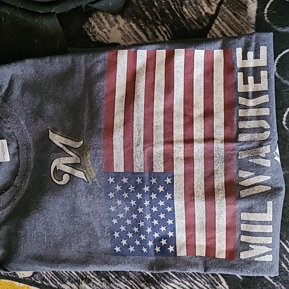 Milwaukee brewers American Flag xl t shirt